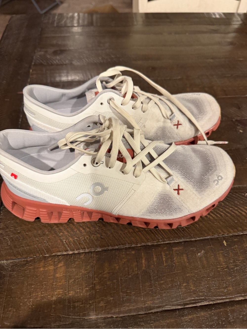 On Running Women's Athletic Shoes in White and Coral Pink Size 8.5